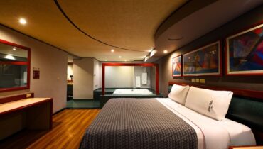 1920 x 1120 Junior Suite con Jacuzzi